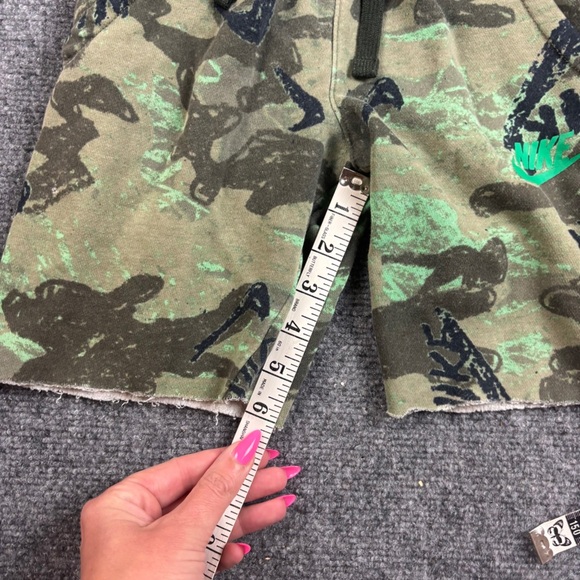 NIKE Boys Cut Off Sweat pant shorts Green Camo size: Small - Picture 6 of 7
